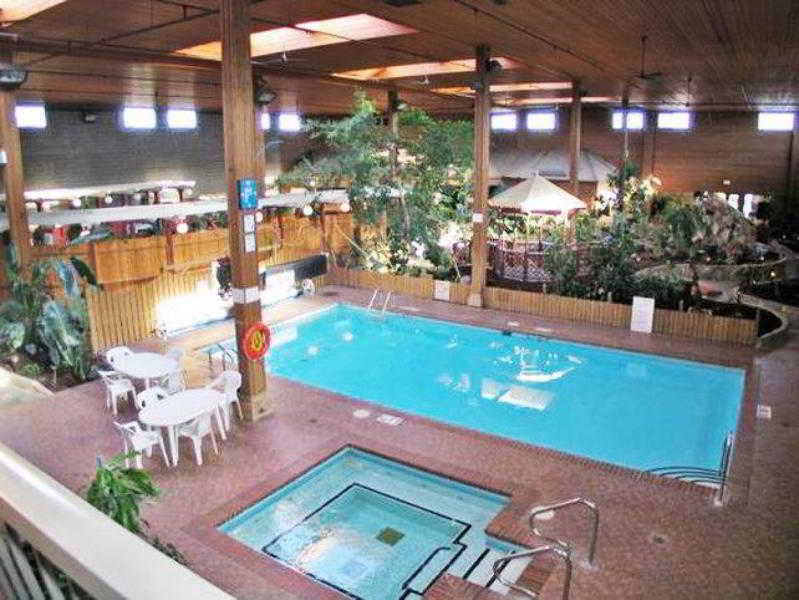 Surestay Hotel By Best Western Чилиуак Екстериор снимка