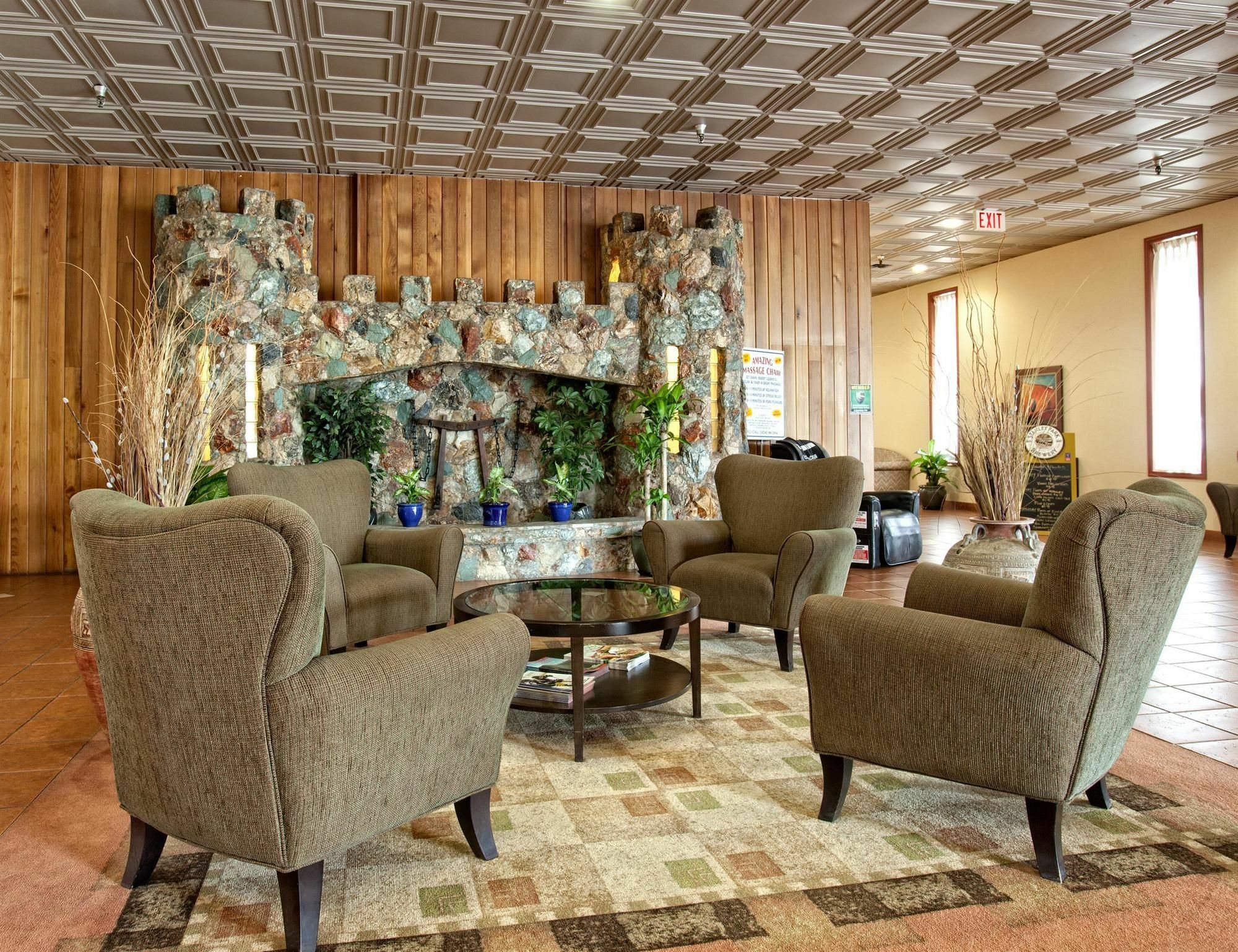 Surestay Hotel By Best Western Чилиуак Екстериор снимка